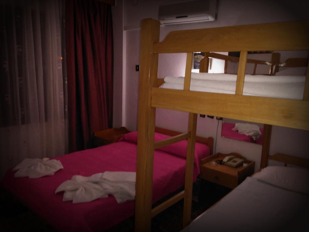 Pak Hotel - Adult Only 库萨达斯 客房 照片