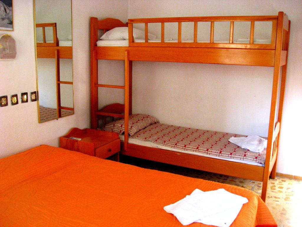 Pak Hotel - Adult Only 库萨达斯 客房 照片